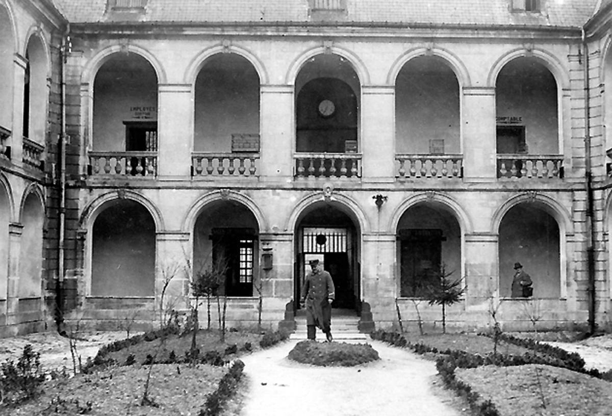 Clairvaux : petit cloître (Henri Manuel, 1931)