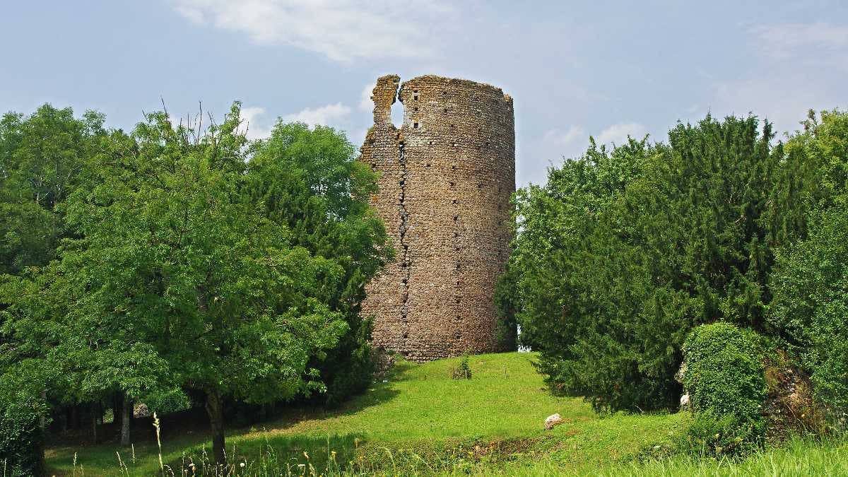 La tour de Fréteval