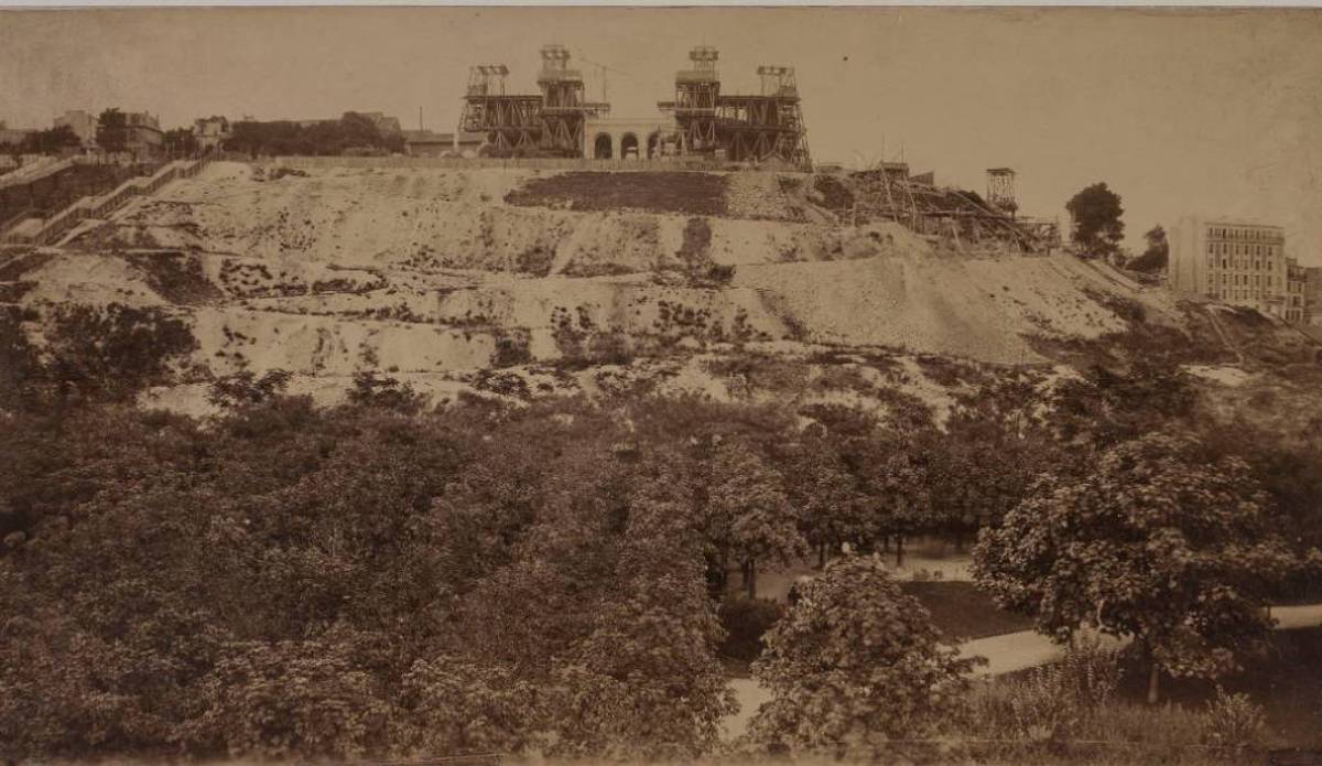 Construction du Sacré-Coeur, 1884