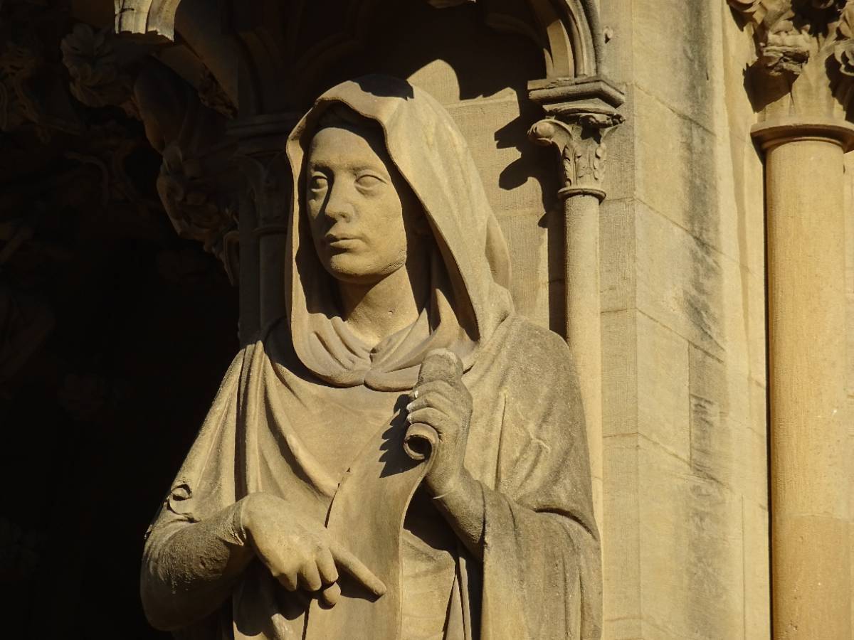 Statue de Daniel, portail de la cathédrale