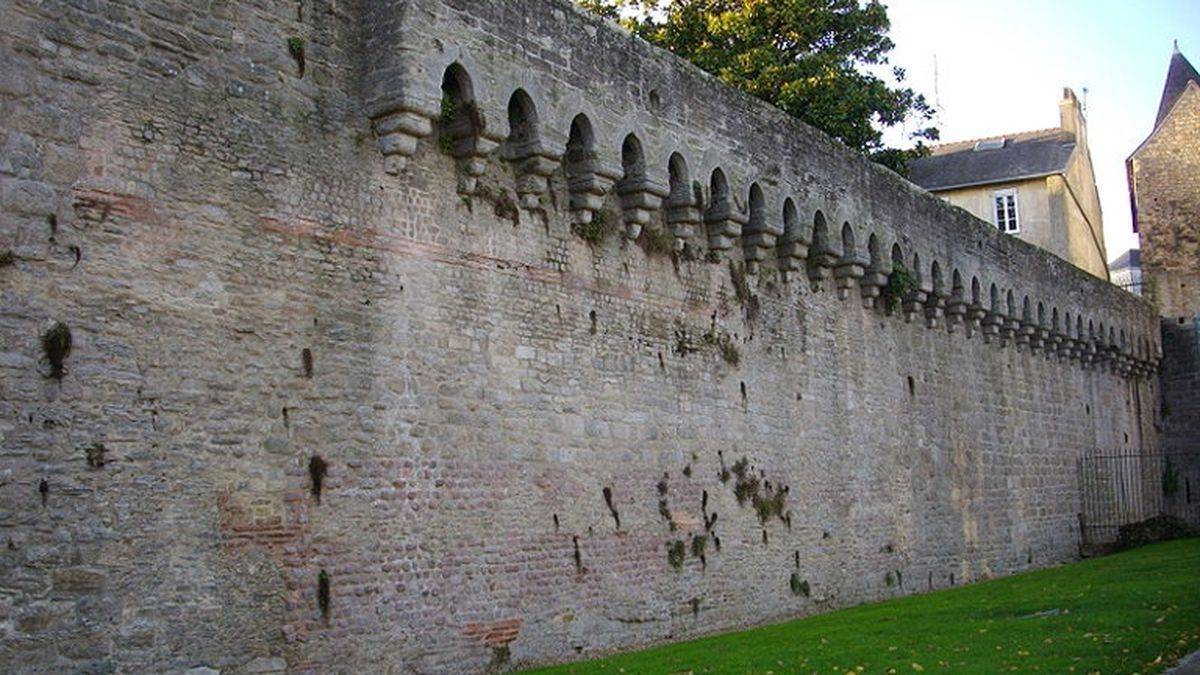 Partie romaine des remparts