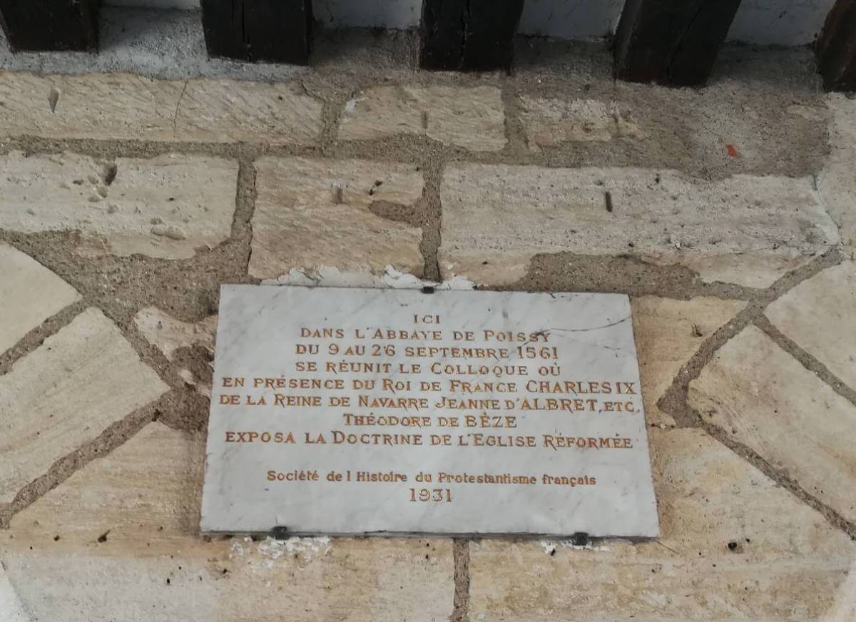 Plaque commémorative au prieuré, Poissy