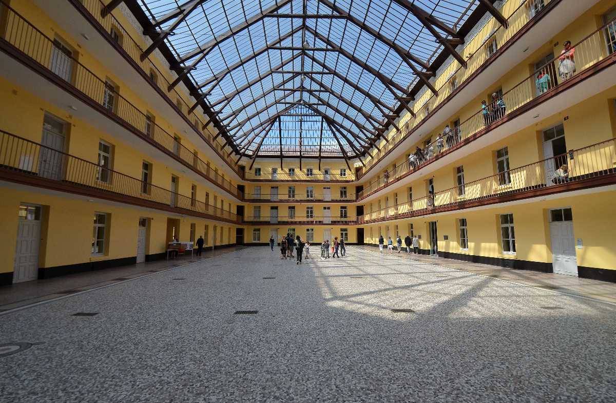 Familistère : cour intérieure du pavillon central