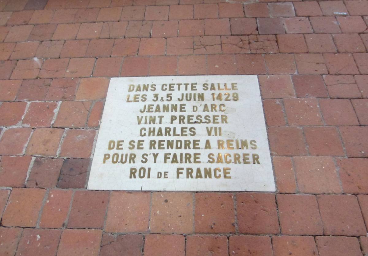 Plaque au logis royal