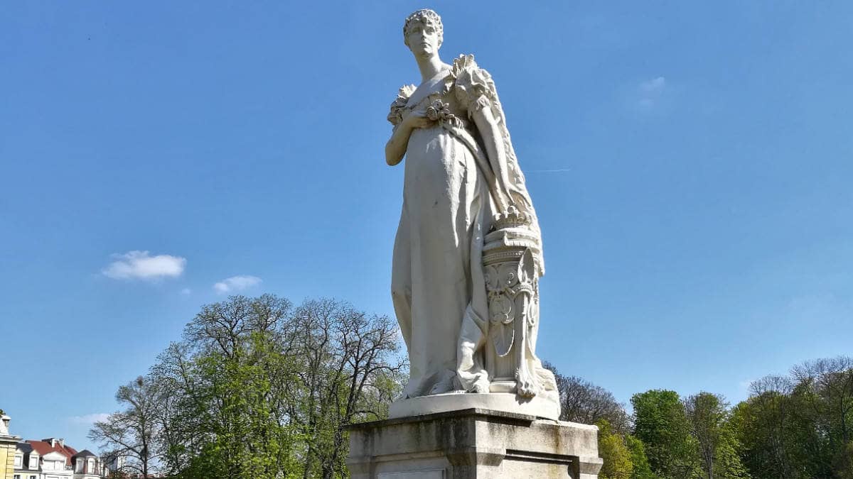 Bois-Préau : statue de Joséphine