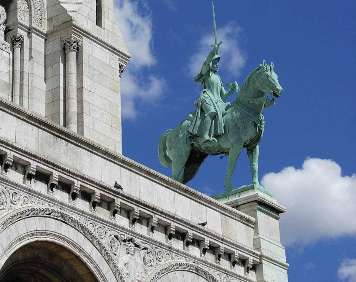 Une des statues du Sacré Coeur à la base prévue pour Périgueux