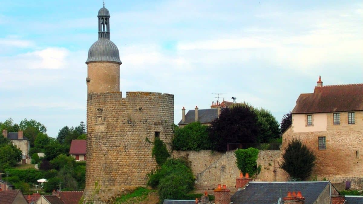 Tour Qui-Qu'en-Grogne, château de Bourbon-l'Archambault