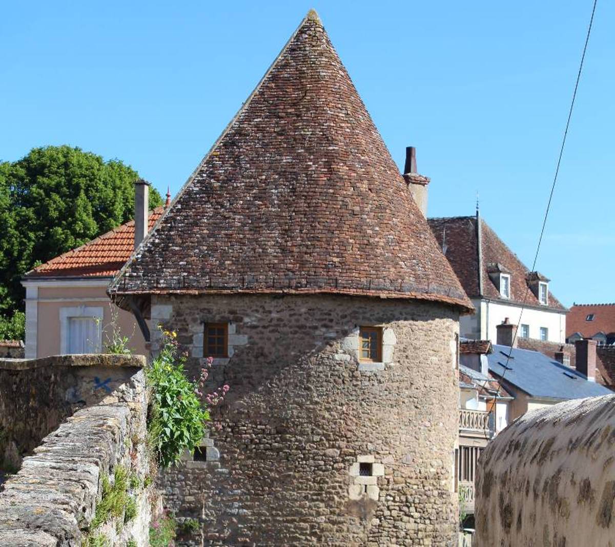 Tour de l'Escharguet‎