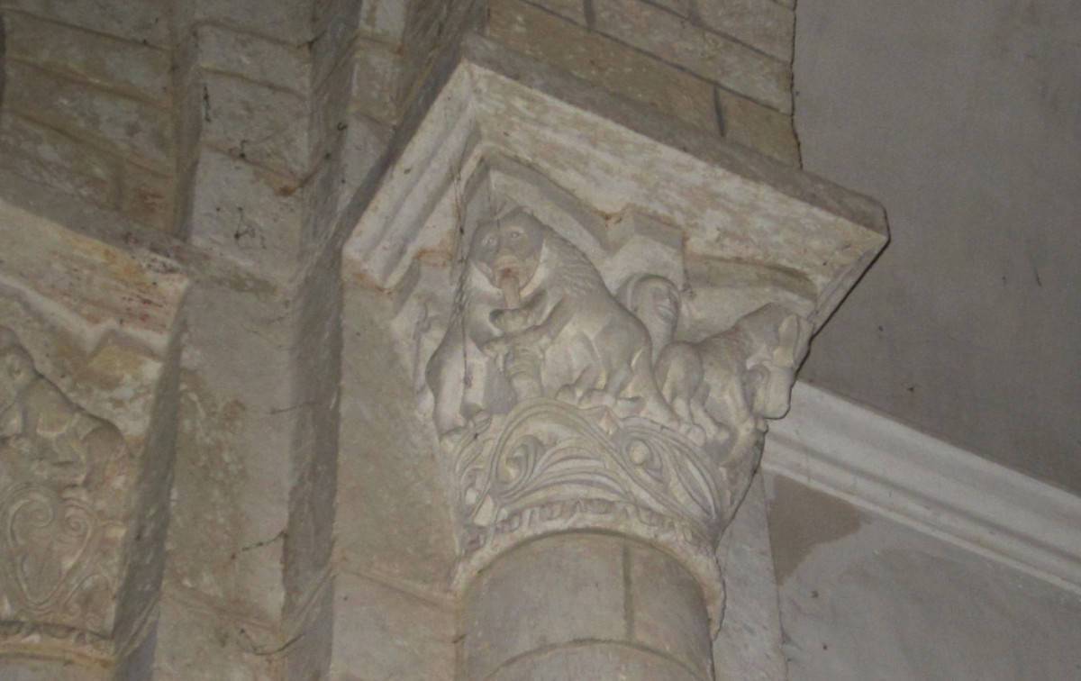 Un chapiteau roman