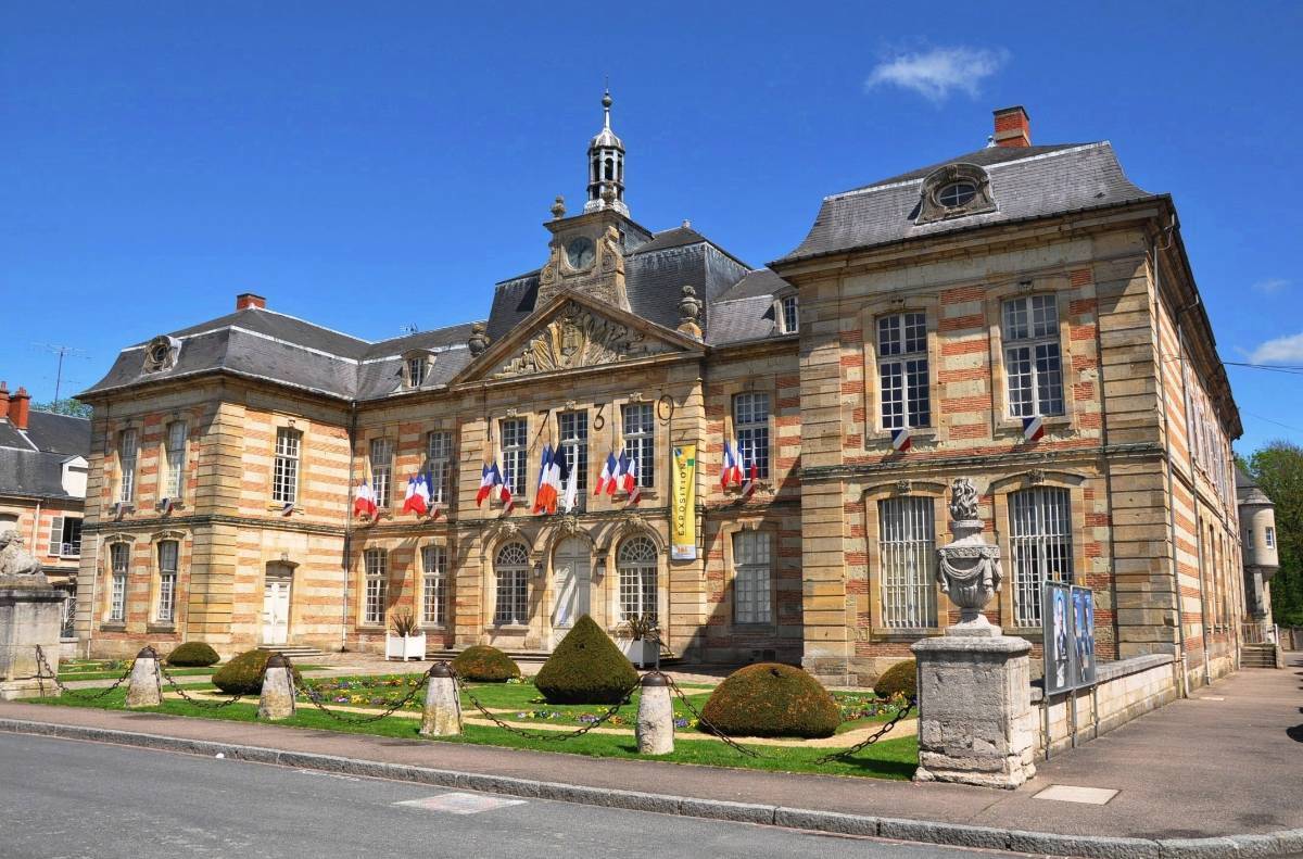 Hôtel-de-ville, Ste-Menehould