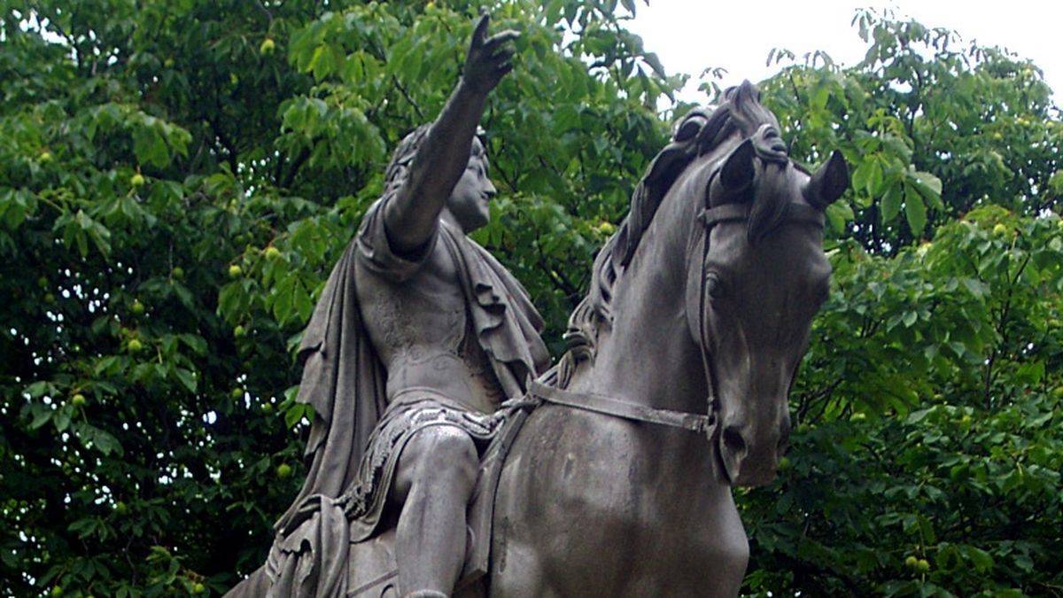 Louis XIII, place des Vosges