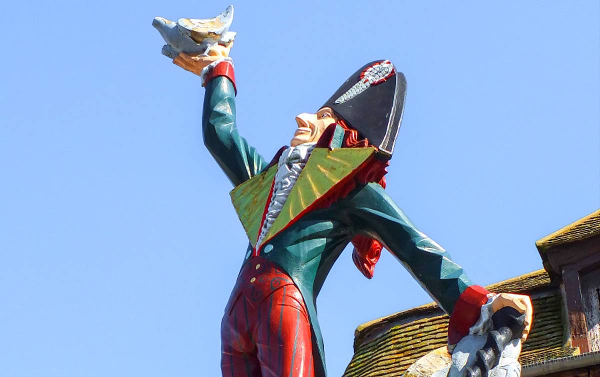 Statue de Cadet Roussel, Auxerre