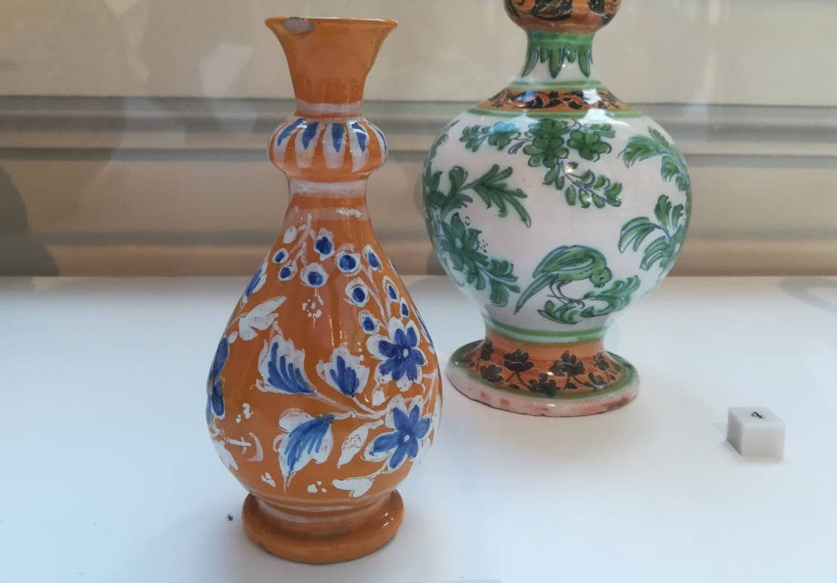 Bouteilles (1670-80), influence persane