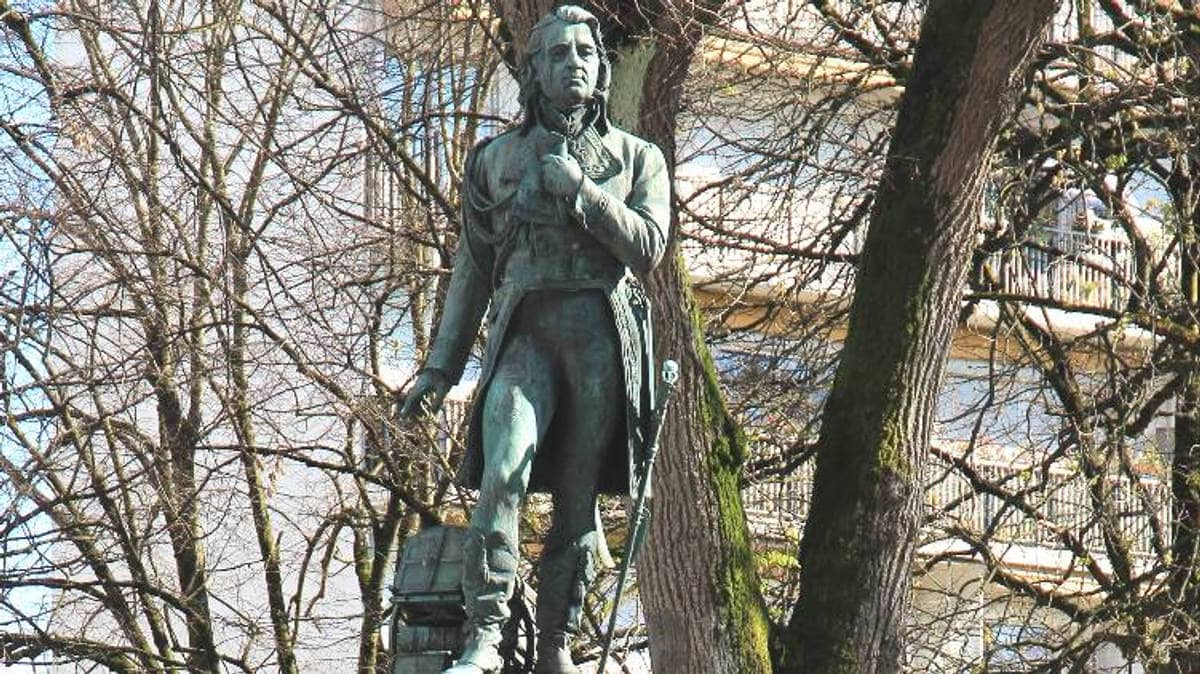 Statue de Larrey, Tarbes