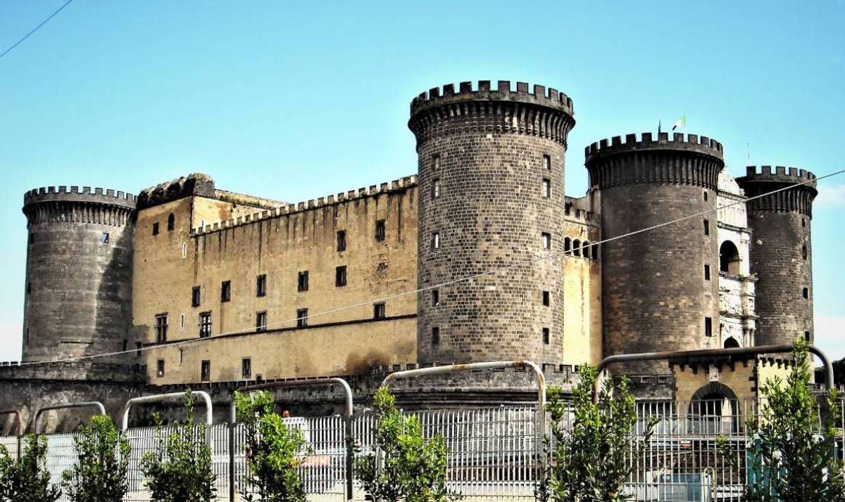 Castel Nuovo, Naples