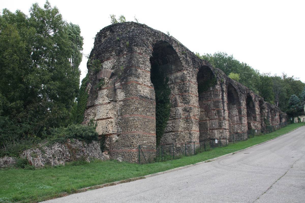 Un des pont-siphons de l'aqueduc