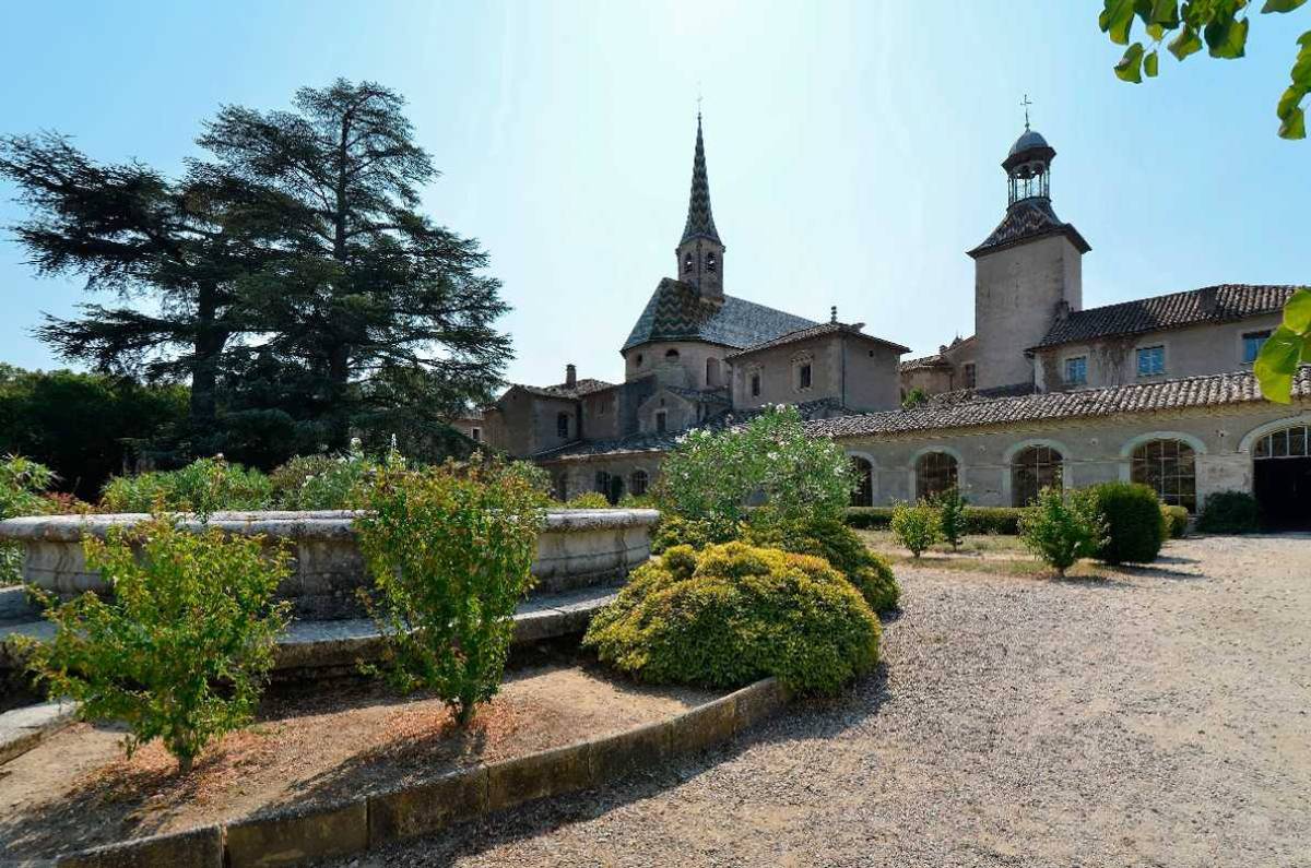 Valbonne : le grand cloître