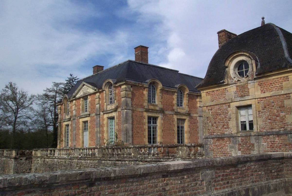 Le château, pavillons d'entrée