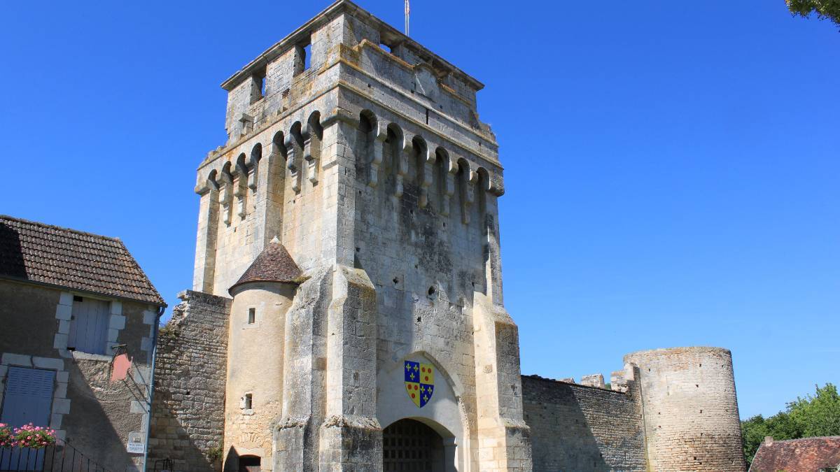 Tour-porche du château