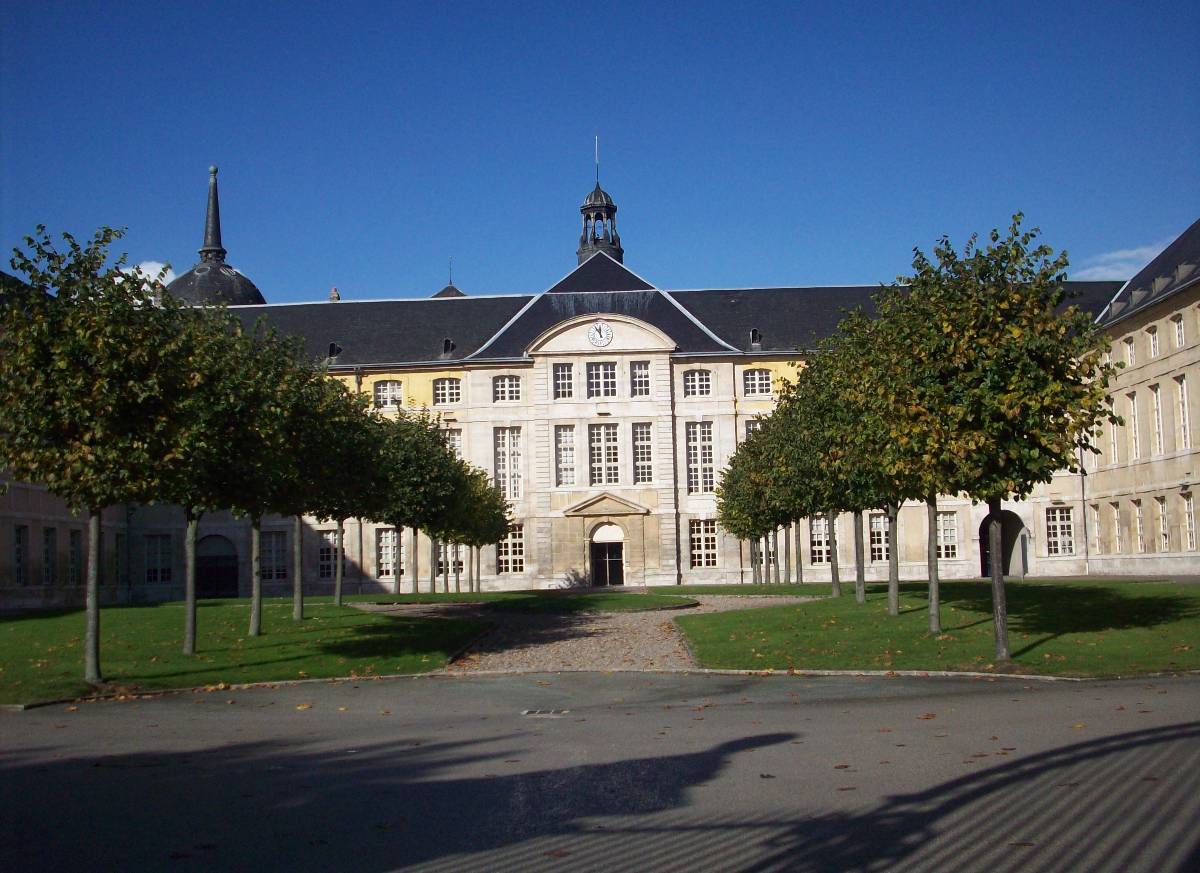 L'hôtel-Dieu, actuelle préfecture