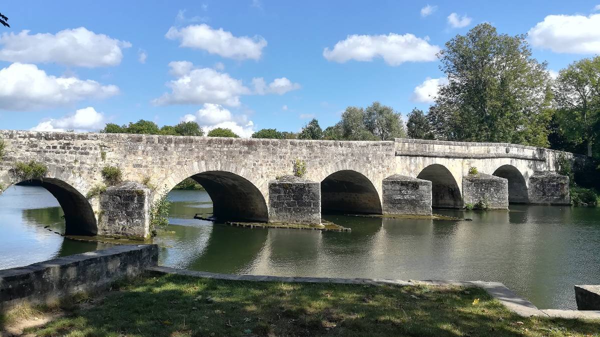 Vieux pont de Grez