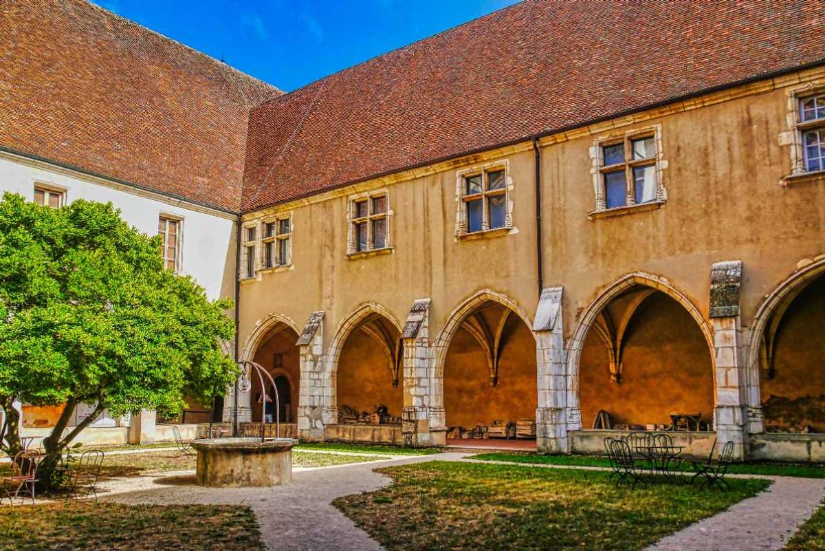 Brou : cloître des hôtes