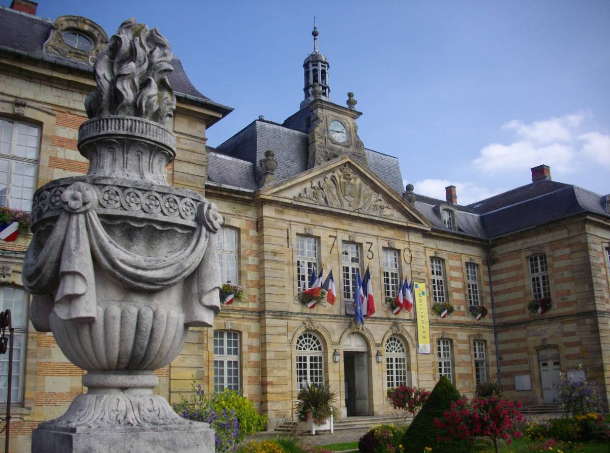 Hôtel-de-ville, Ste-Menehould