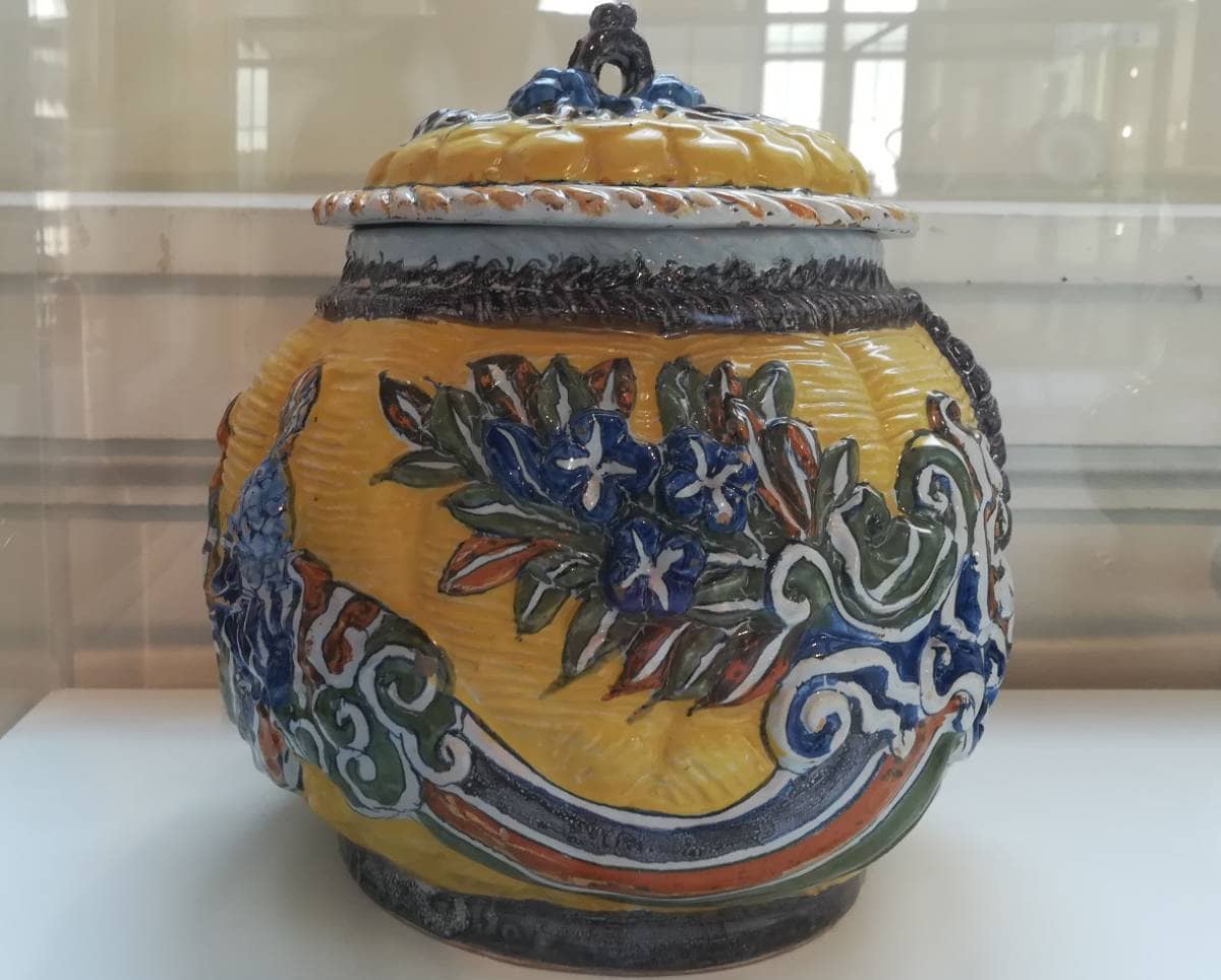 Pot-pourri (1670-80) : couleur de grand feu