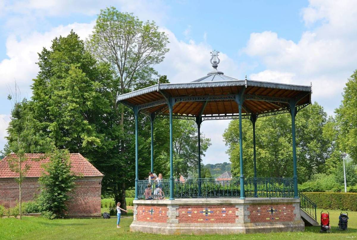 Familistère : kiosque à musique