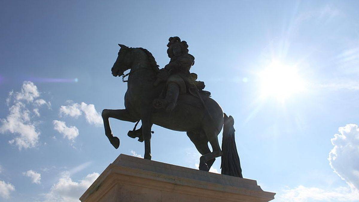 Louis, place d'Armes, Versailles