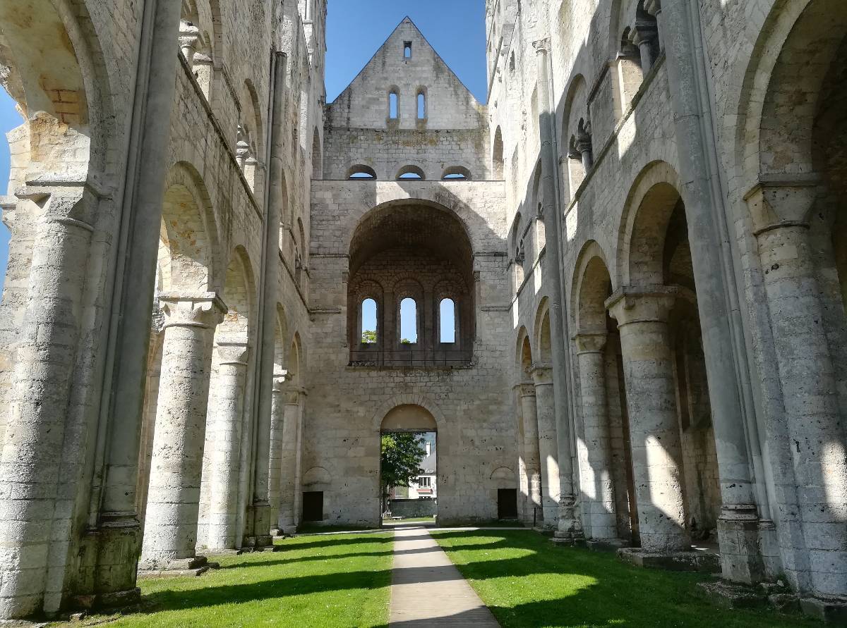 Nef de l'abbatiale