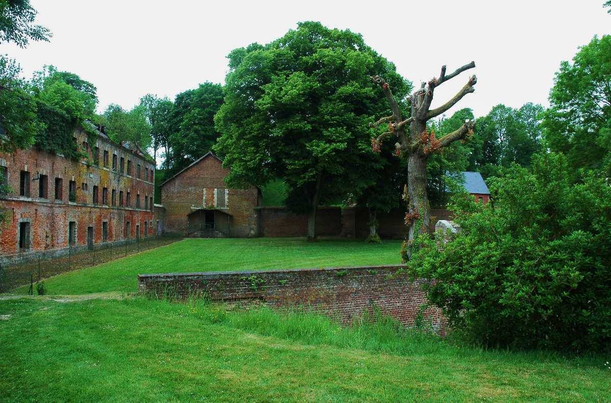 Citadelle de Doulens : bâtiment pénitenciaire