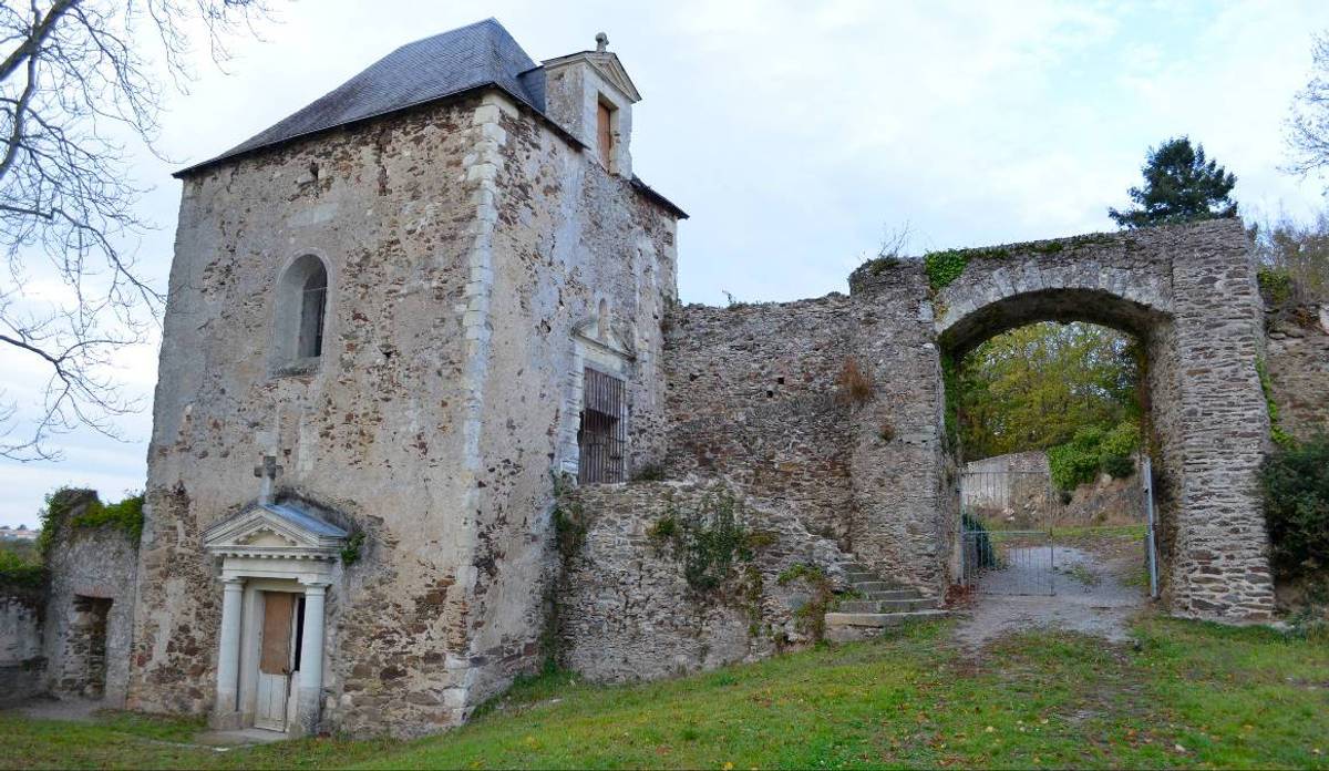 Les ruines du château natal de du Bellay