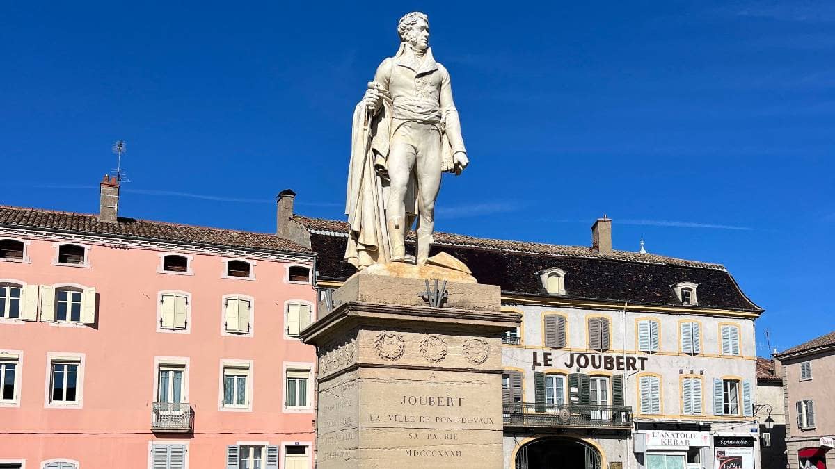 Statue de Joubert, Pont-de-Vaux