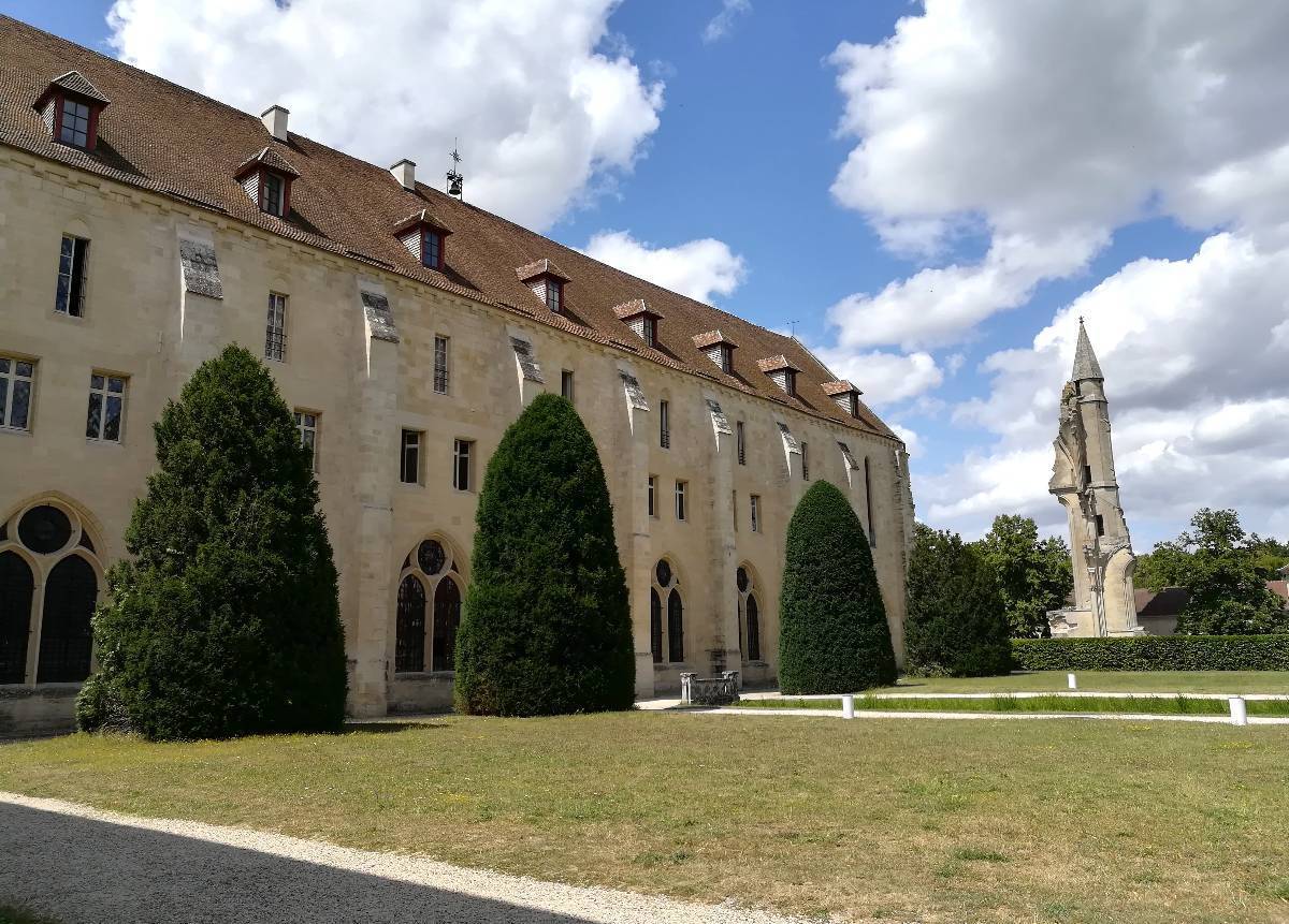 Le bâtiment des moines