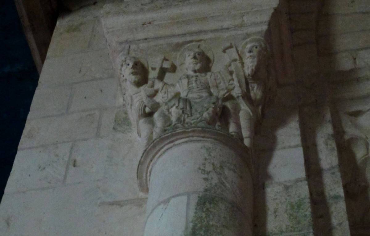 Un chapiteau roman