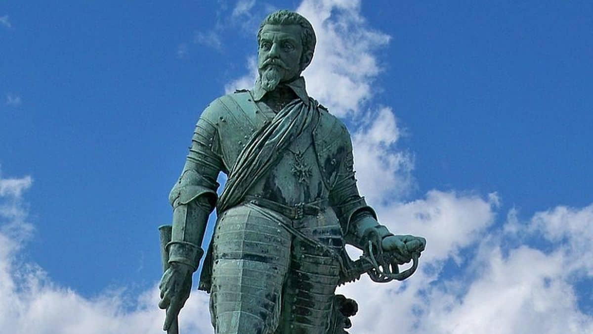Statue de Crillon à Crillon-le-Brave