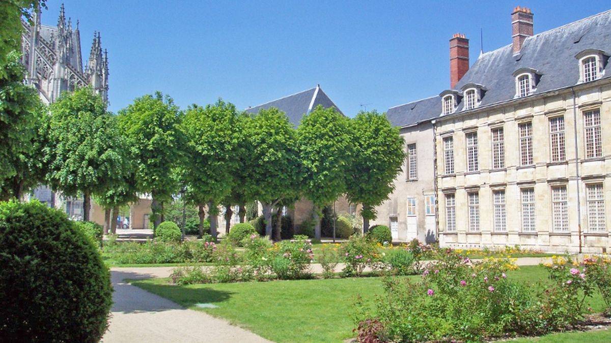 Le jardin et l'évêché