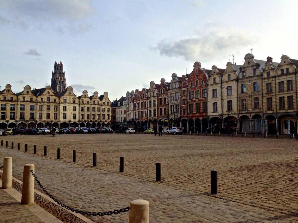 Place des Héros, Arras