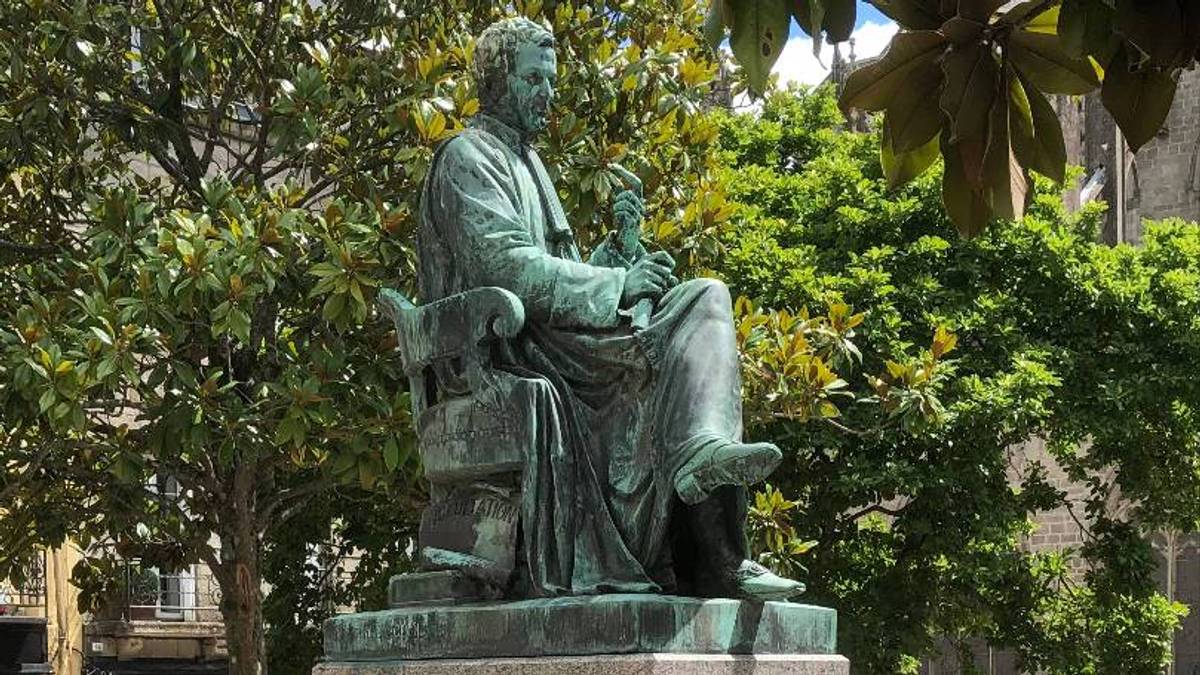 Statue de Laënnec, Quimper