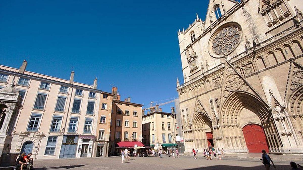 La place de la cathédrale