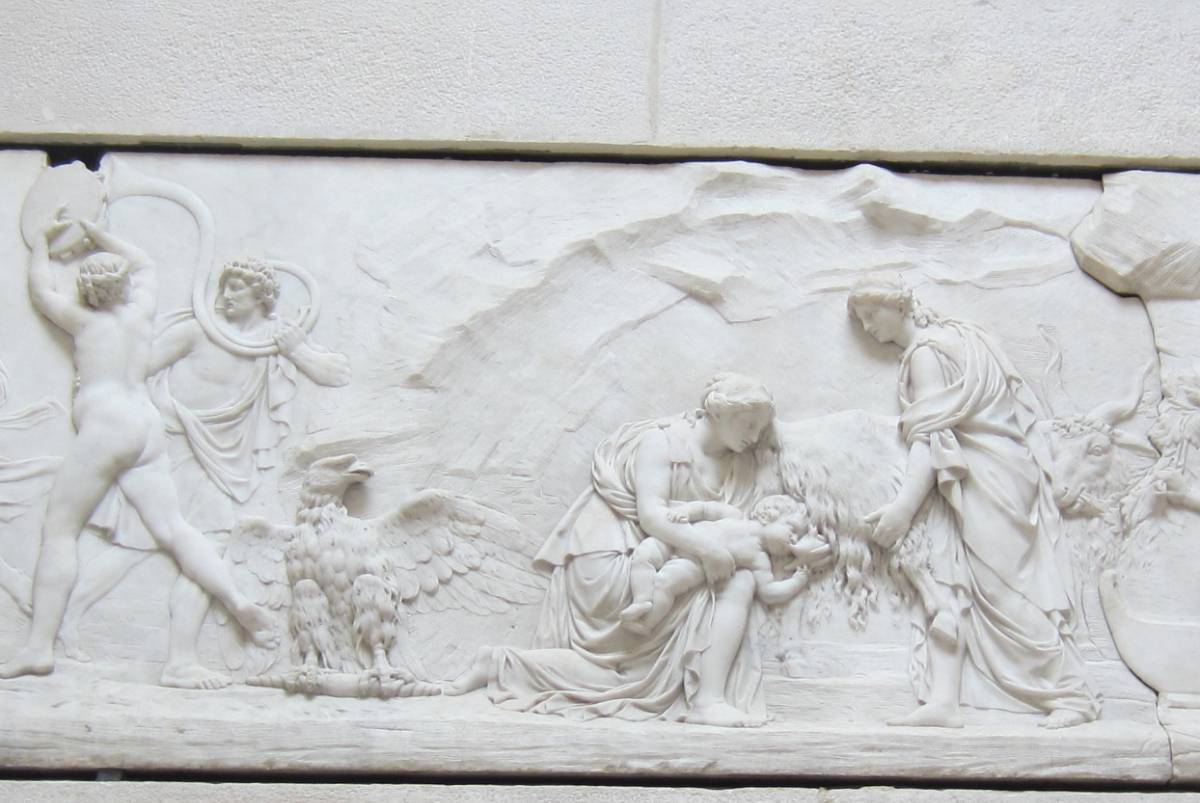 Détail d'un bas-relief de Julien