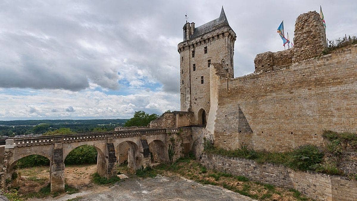 Château et tour de l'Horloge