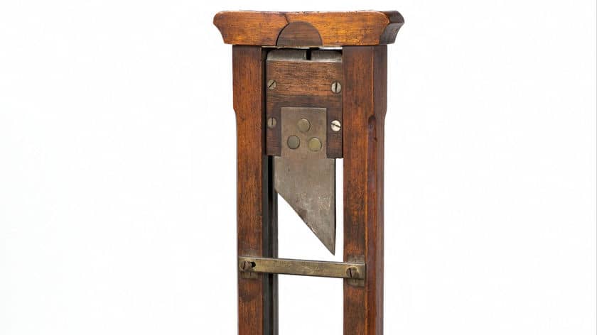Modèle réduit de la guillotine de Berger (1876)