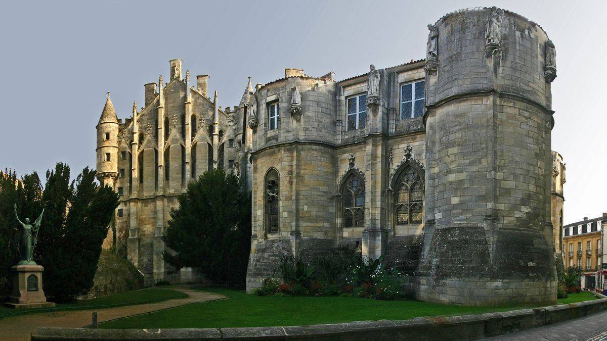 Palais des Comtes, Poitiers