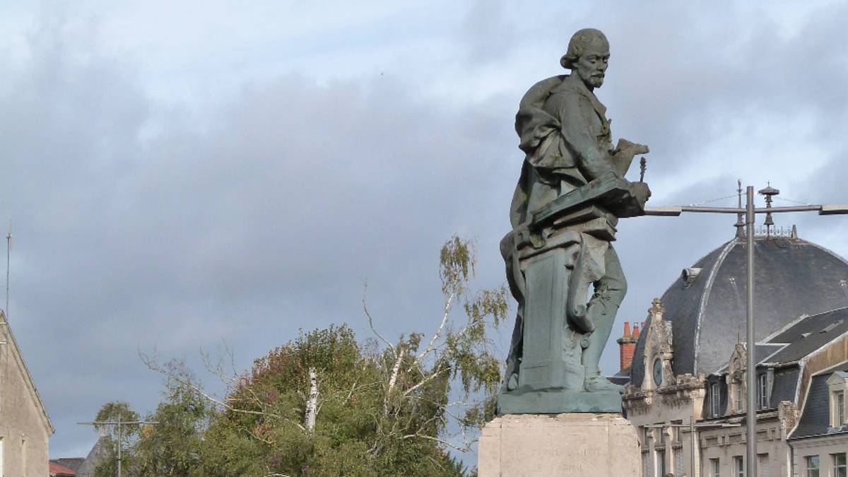 Statue de Renaudot