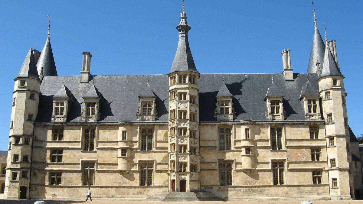Palais ducal de Nevers