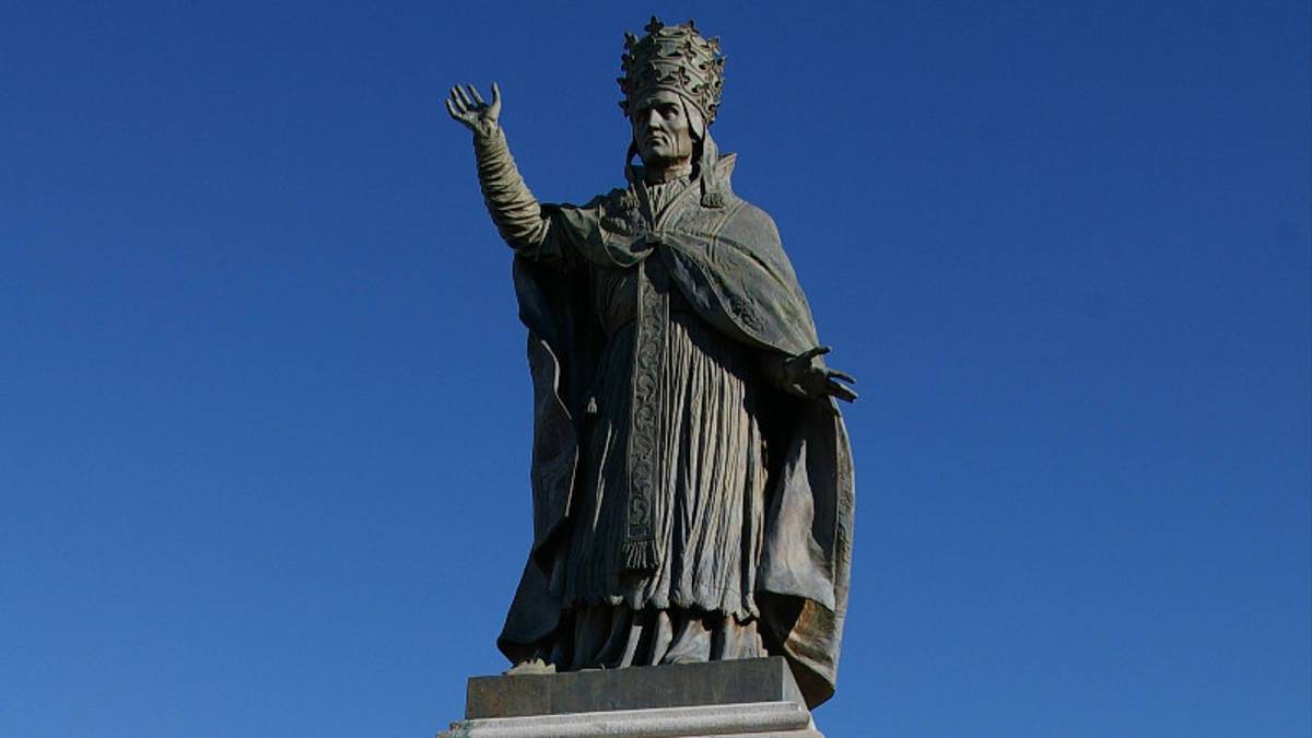 Statue de Gerbert d'Aurillac