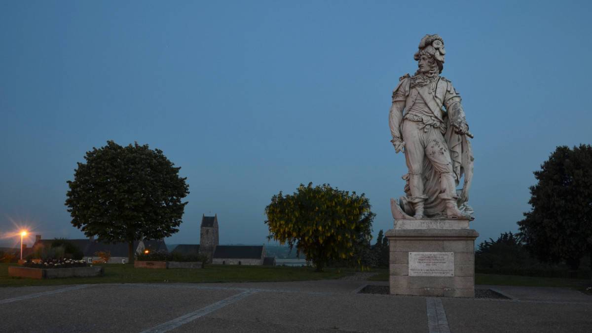 Statue de Tourville