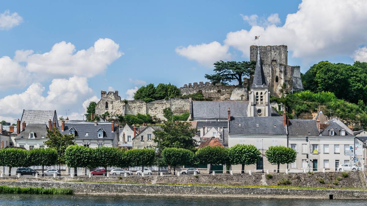 Sainte-Croix et le donjon